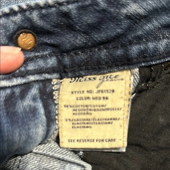 Miss Me Blue Embellished Designer Jeans. Sz 26 Boot - Picture 6 of 16